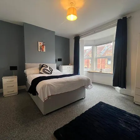 度假居 Lena St - 3 Bedroom House - Sleeps 6 - Wifi *