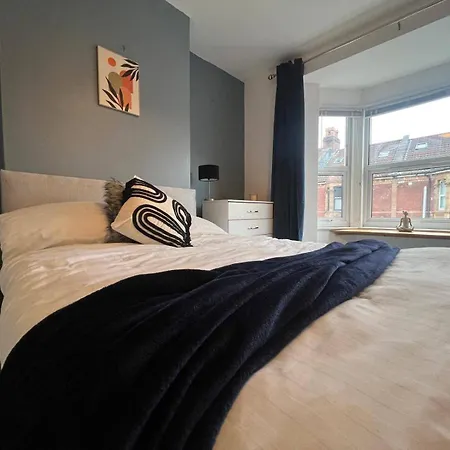 Hébergement de vacances Lena St - 3 Bedroom House - Sleeps 6 - Wifi